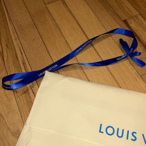 Louis Vuitton box/dust bag set - Picture 4 of 5